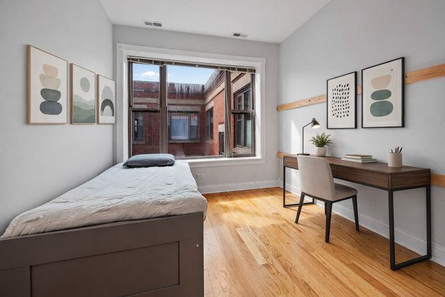 4140 N Kenmore Avenue 3, Chicago, IL 60613