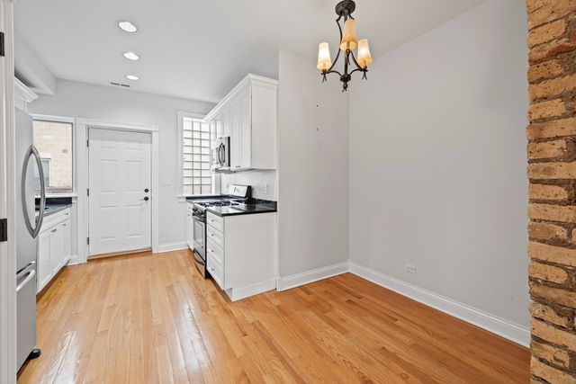 4140 N Kenmore Avenue 3, Chicago, IL 60613