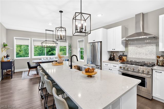 7598 Woodland Avenue, Hudson, OH 44236