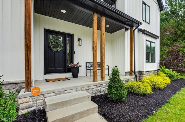 7598 Woodland Avenue, Hudson, OH 44236