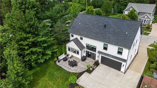 7598 Woodland Avenue, Hudson, OH 44236