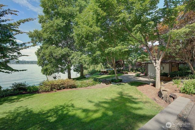 1605 73rd Avenue NE, Medina, WA 98039