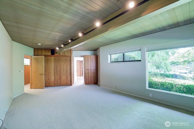 1605 73rd Avenue NE, Medina, WA 98039