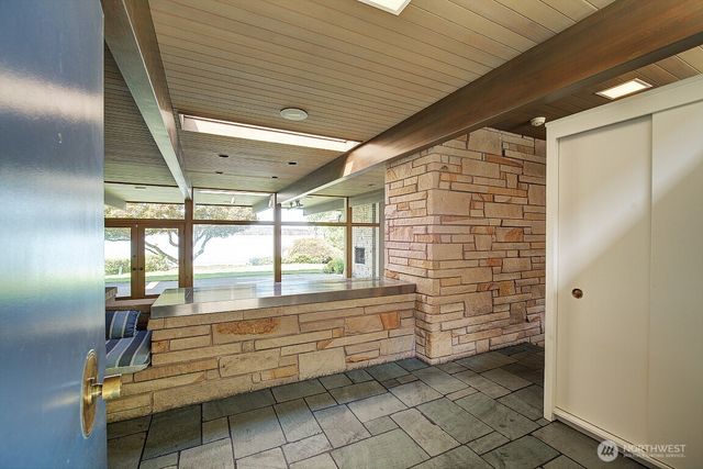 1605 73rd Avenue NE, Medina, WA 98039