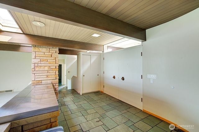 1605 73rd Avenue NE, Medina, WA 98039