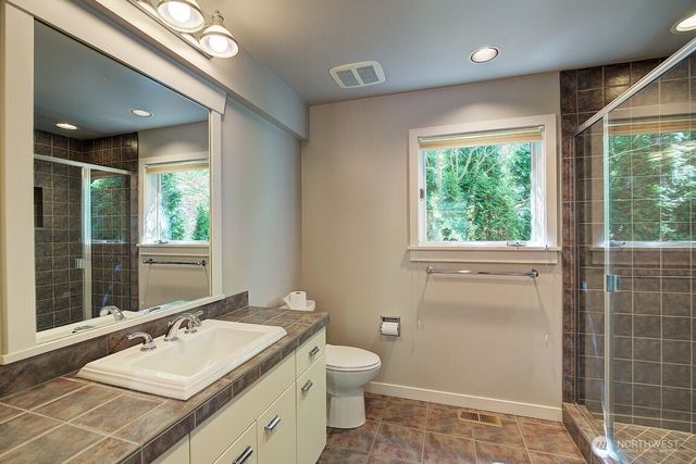 1605 73rd Avenue NE, Medina, WA 98039
