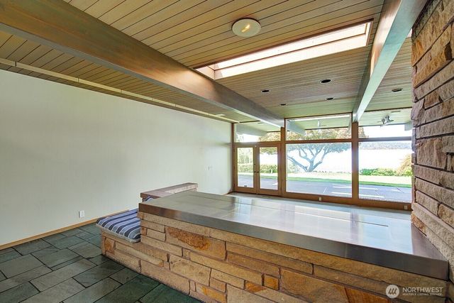 1605 73rd Avenue NE, Medina, WA 98039