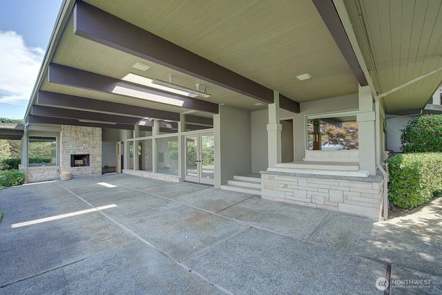 1605 73rd Avenue NE, Medina, WA 98039