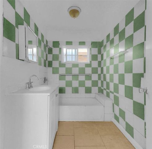 1159 E 74th Street, Los Angeles, CA 90001