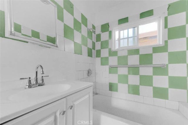 1159 E 74th Street, Los Angeles, CA 90001