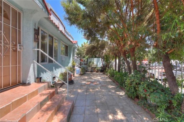 1159 E 74th Street, Los Angeles, CA 90001