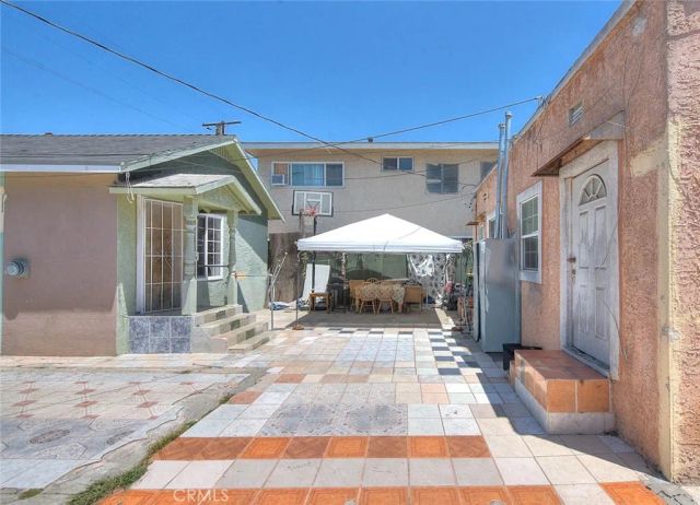 1159 E 74th Street, Los Angeles, CA 90001