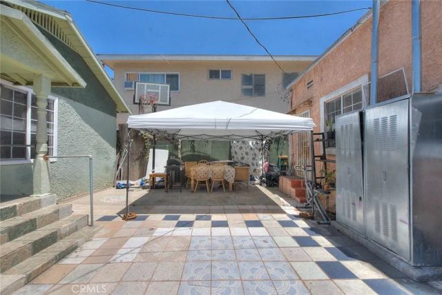 1159 E 74th Street, Los Angeles, CA 90001