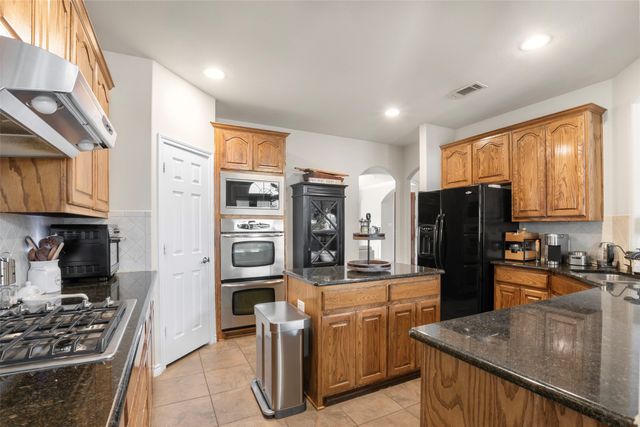 609 Sunrise Drive, Kennedale, TX 76060