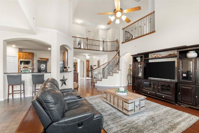 609 Sunrise Drive, Kennedale, TX 76060