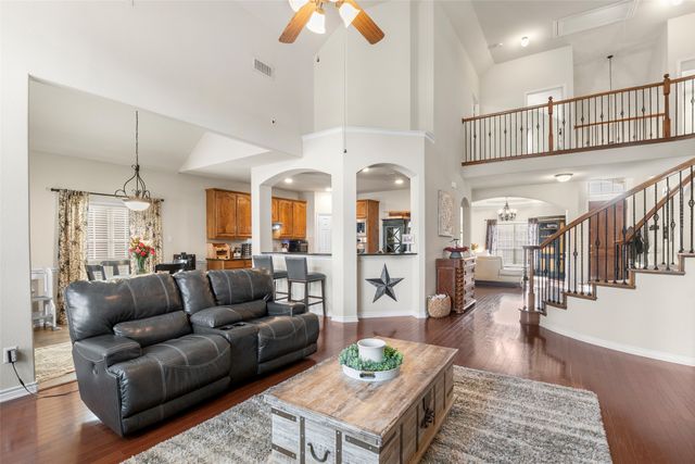 609 Sunrise Drive, Kennedale, TX 76060