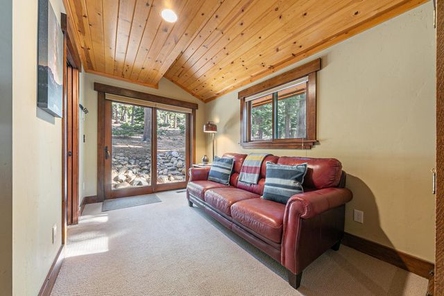 11443 Sitzmark Way, Truckee, CA 96161