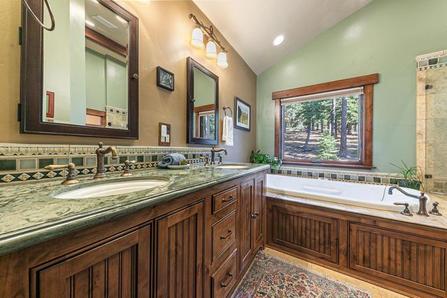 11443 Sitzmark Way, Truckee, CA 96161