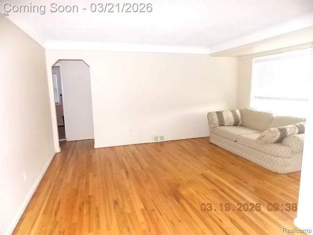 1581 Emmons Boulevard, Lincoln Park, MI 48146