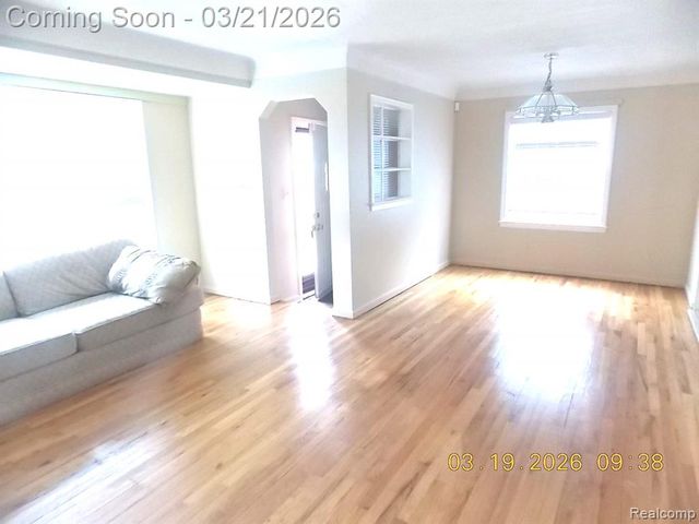 1581 Emmons Boulevard, Lincoln Park, MI 48146