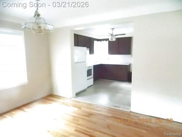 1581 Emmons Boulevard, Lincoln Park, MI 48146