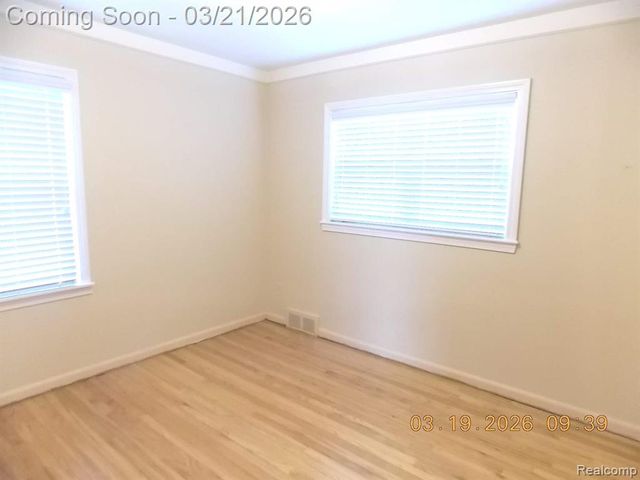 1581 Emmons Boulevard, Lincoln Park, MI 48146