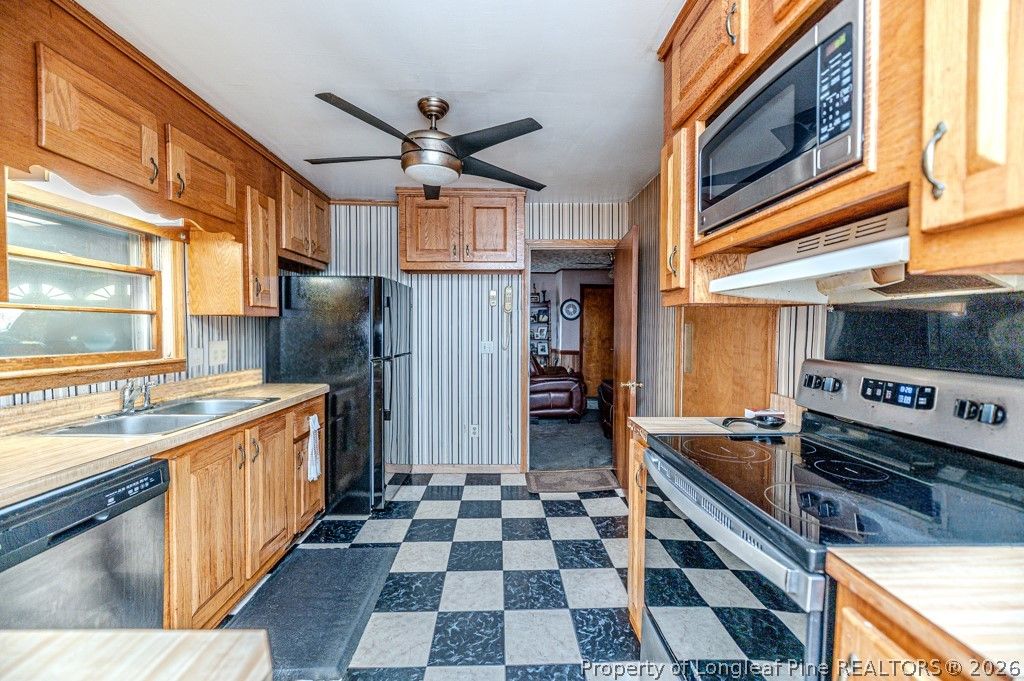 820 Primrose Lane, Sanford, NC 27330 — photo 13