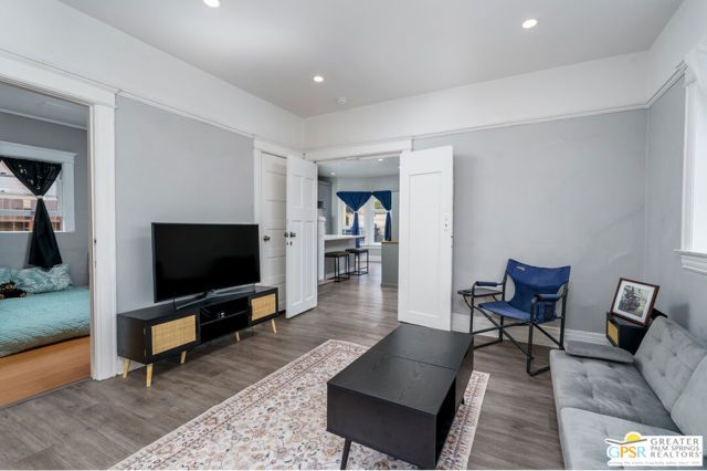 1986 Norwood Street, Los Angeles, CA 90007