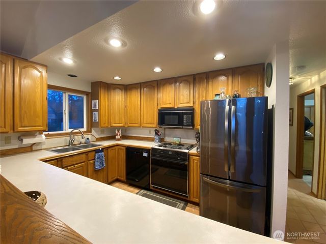 963 Hassalo Avenue SE, Ocean Shores, WA 98569