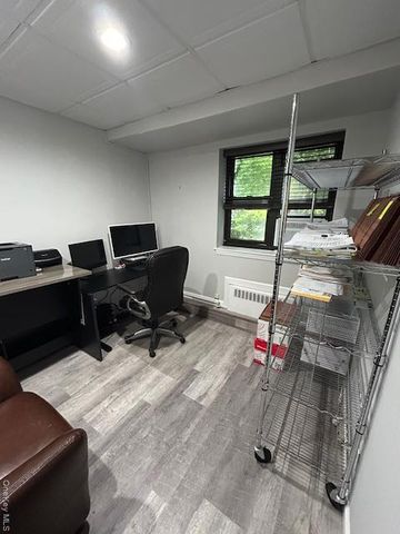 15 Canterbury Road A3, Great Neck, NY 11021