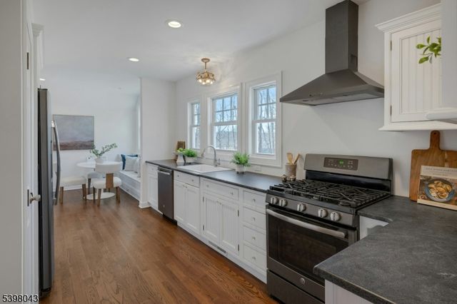 200 Mountainside Rd, Mendham Boro, NJ 07945