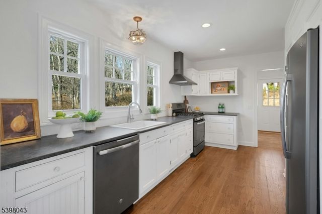 200 Mountainside Rd, Mendham Boro, NJ 07945