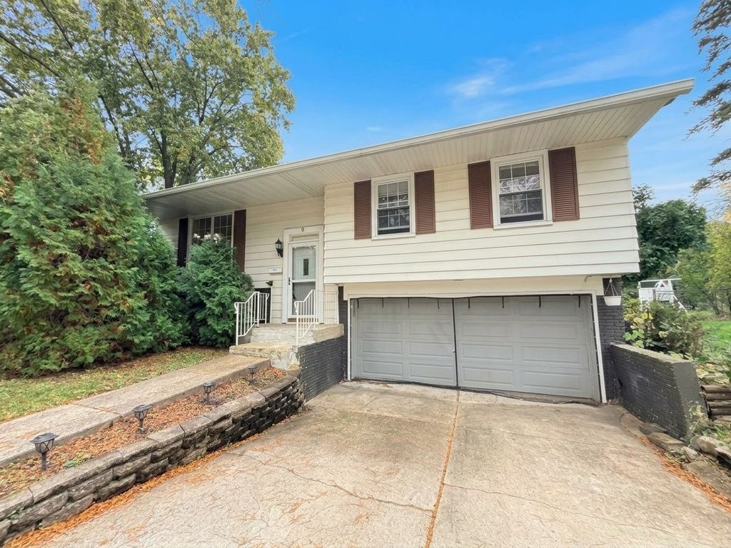 9 Greenwood Court S, Buffalo Grove, IL 60089 — exterior