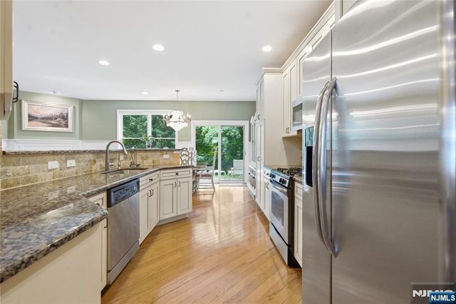 1005 Whitney Lane, Allendale, NJ 07401