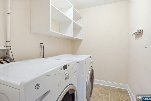 1005 Whitney Lane, Allendale, NJ 07401