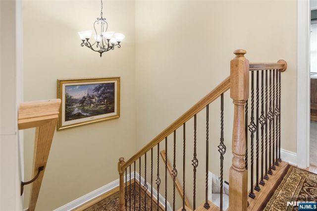 1005 Whitney Lane, Allendale, NJ 07401
