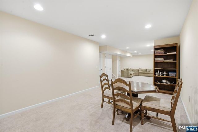 1005 Whitney Lane, Allendale, NJ 07401