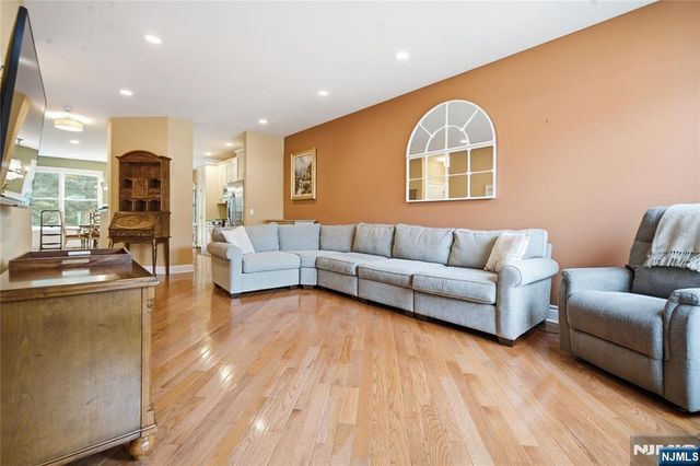 1005 Whitney Lane, Allendale, NJ 07401