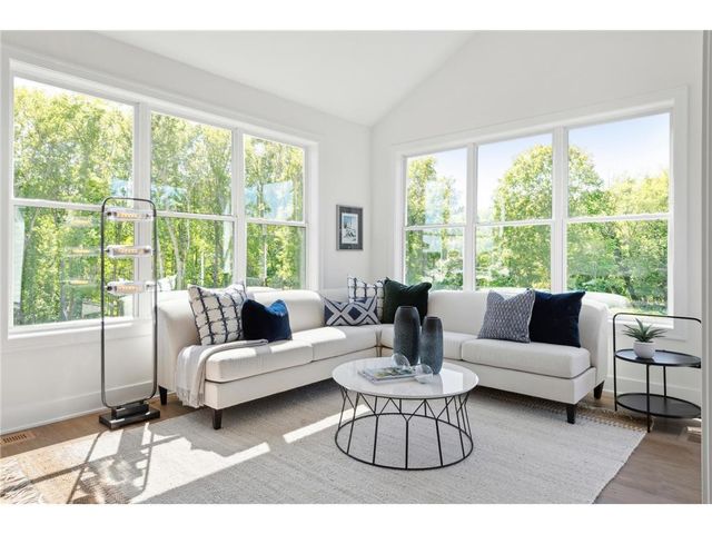 XXX7 Timberland Road, Eden Prairie, MN 55347