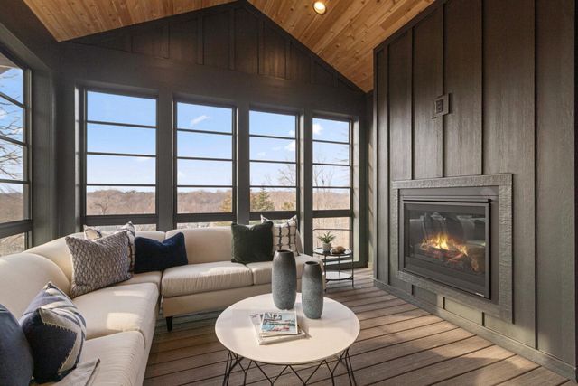 XXX7 Timberland Road, Eden Prairie, MN 55347