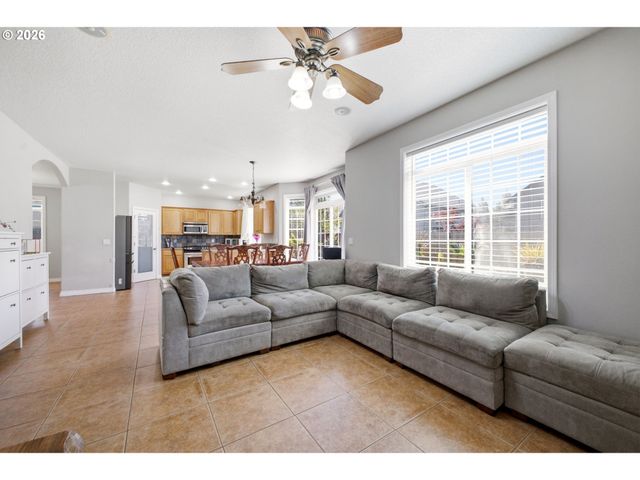 1831 N 8TH Way, Ridgefield, WA 98642