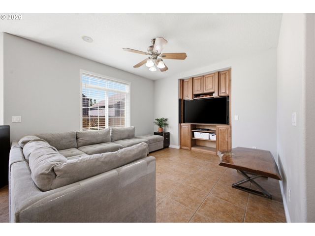1831 N 8TH Way, Ridgefield, WA 98642
