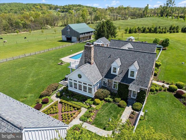 182 TRYTHALL RD, Elverson, PA 19520