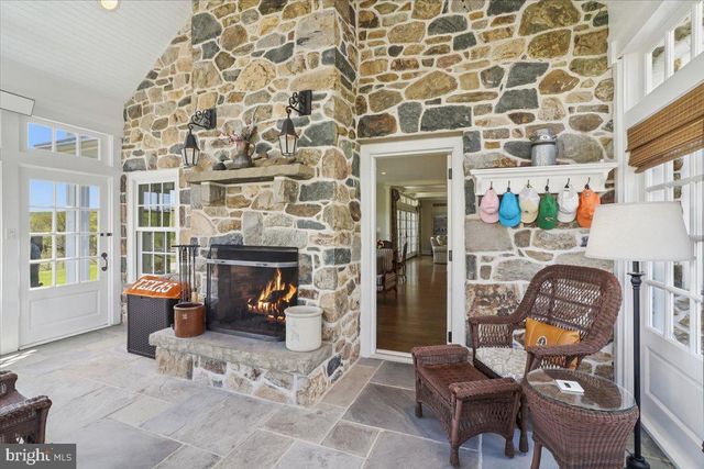 182 TRYTHALL RD, Elverson, PA 19520