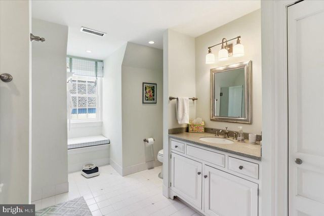 182 TRYTHALL RD, Elverson, PA 19520