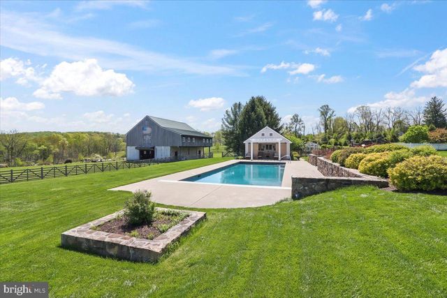 182 TRYTHALL RD, Elverson, PA 19520