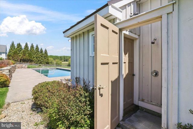 182 TRYTHALL RD, Elverson, PA 19520