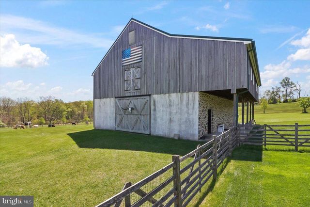 182 TRYTHALL RD, Elverson, PA 19520