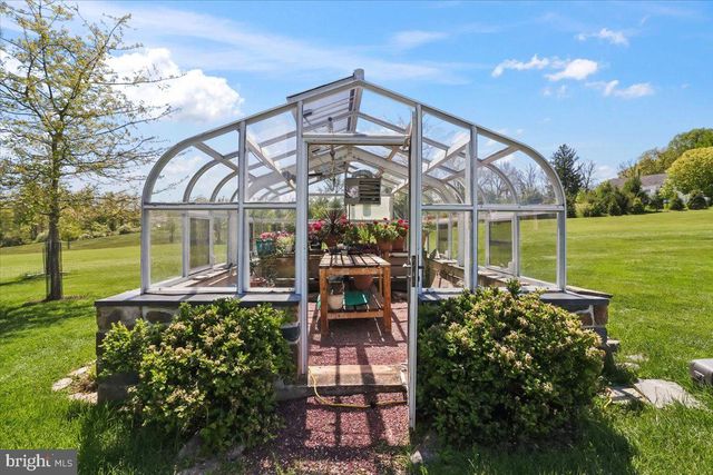 182 TRYTHALL RD, Elverson, PA 19520