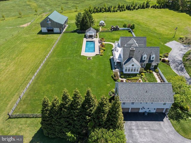 182 TRYTHALL RD, Elverson, PA 19520
